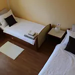 Apartment Ficur With Swimming Pool & Grill, Portoroz