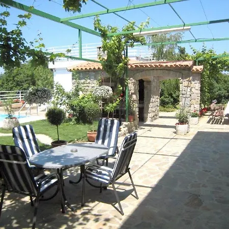 Ficur With Swimming Pool & Grill, *