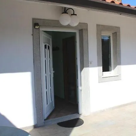 Ficur With Swimming Pool & Grill,