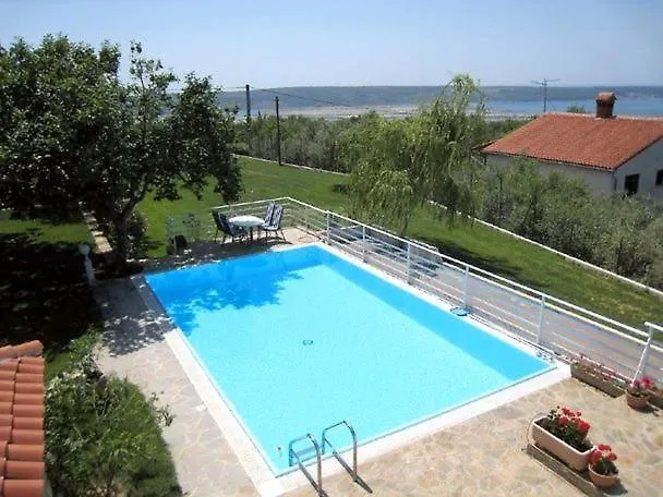 Ficur With Swimming Pool & Grill, Portorož